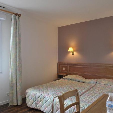 Au Bon Coin Hotel Lurbe-Saint-Christau ภายนอก รูปภาพ