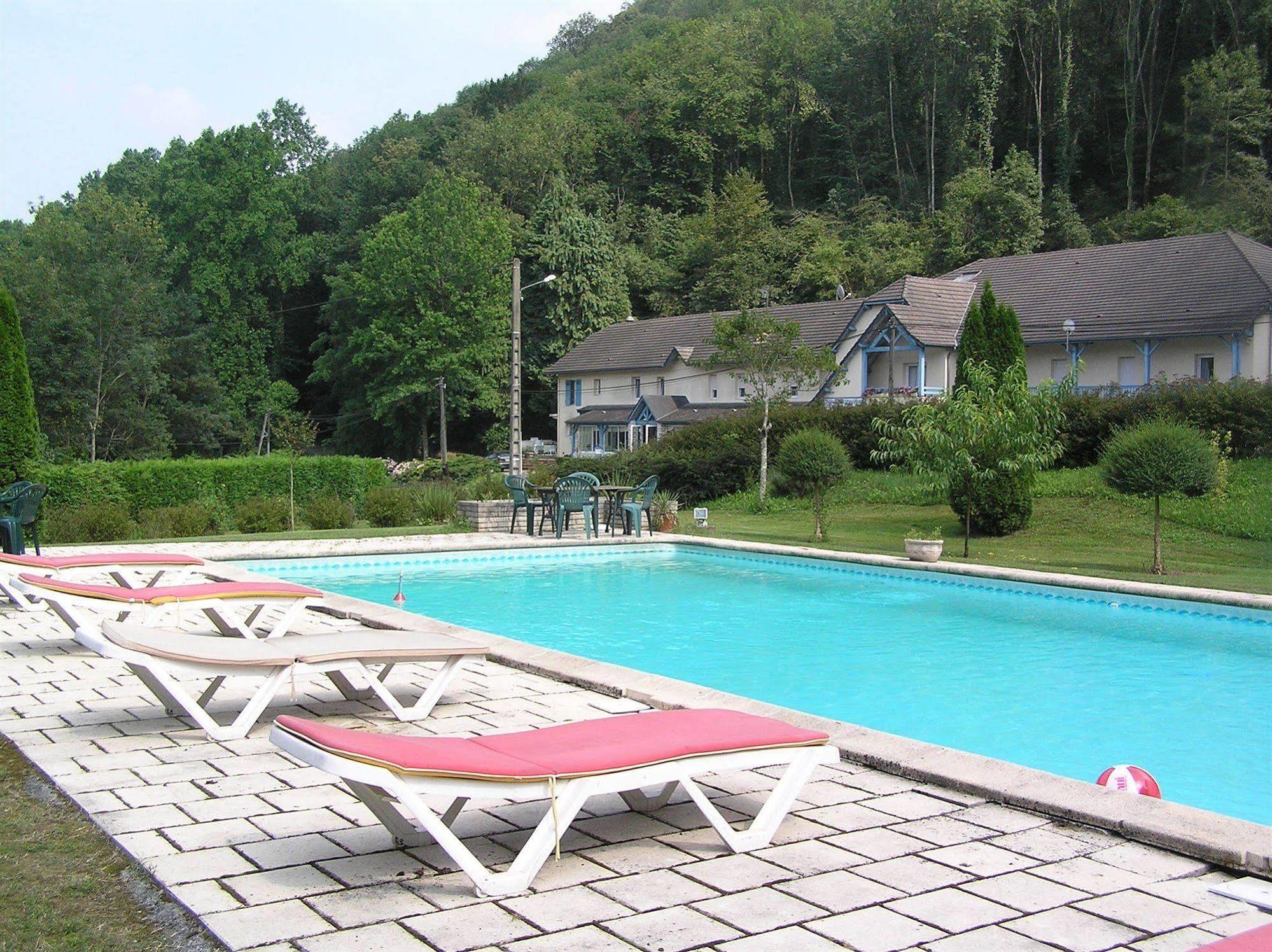 Au Bon Coin Hotel Lurbe-Saint-Christau ภายนอก รูปภาพ