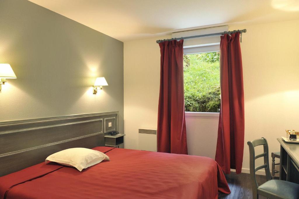 Au Bon Coin Hotel Lurbe-Saint-Christau ภายนอก รูปภาพ