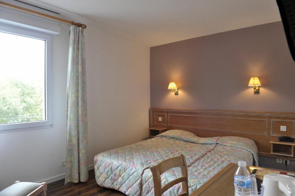 Au Bon Coin Hotel Lurbe-Saint-Christau ภายนอก รูปภาพ